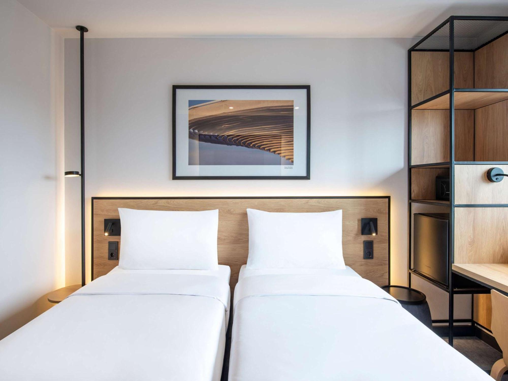 Ibis Tbilisi Airport Hotel Eksteriør billede
