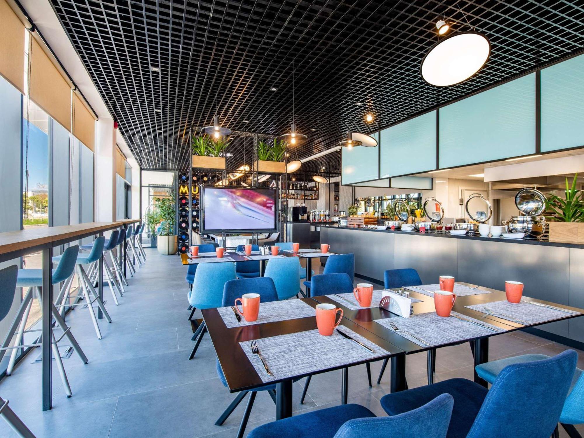 Ibis Tbilisi Airport Hotel Eksteriør billede